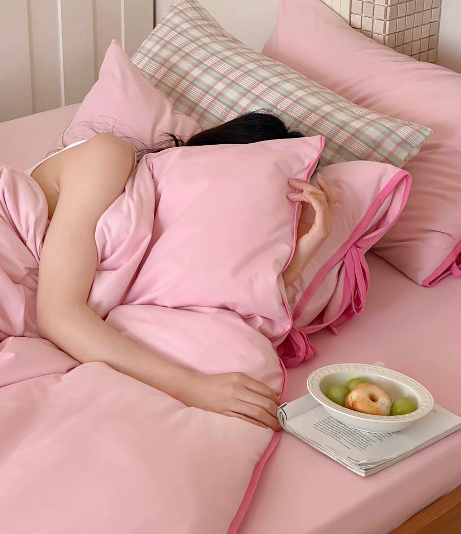 Blush and hot pink beddings set