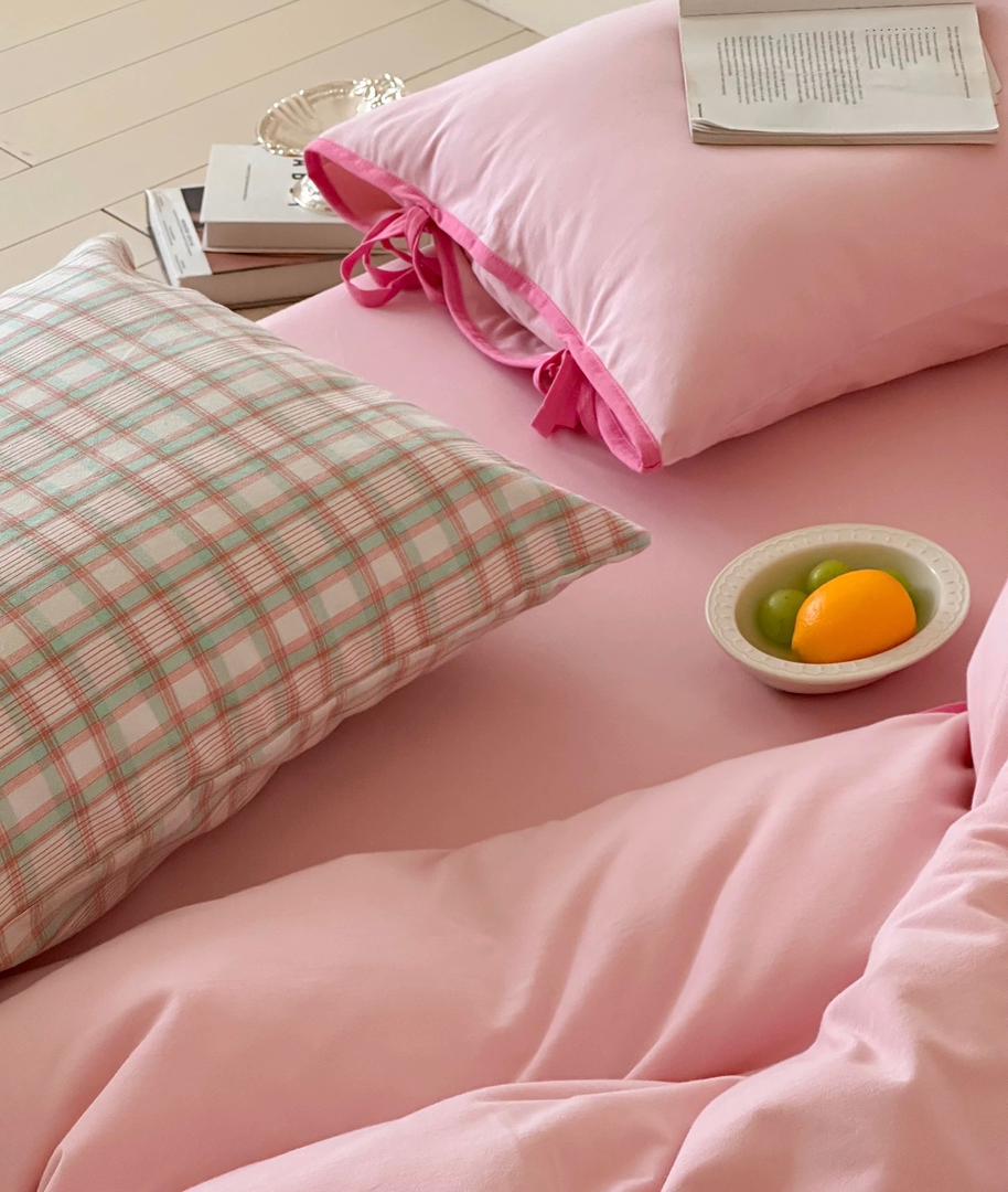 Blush and hot pink beddings set