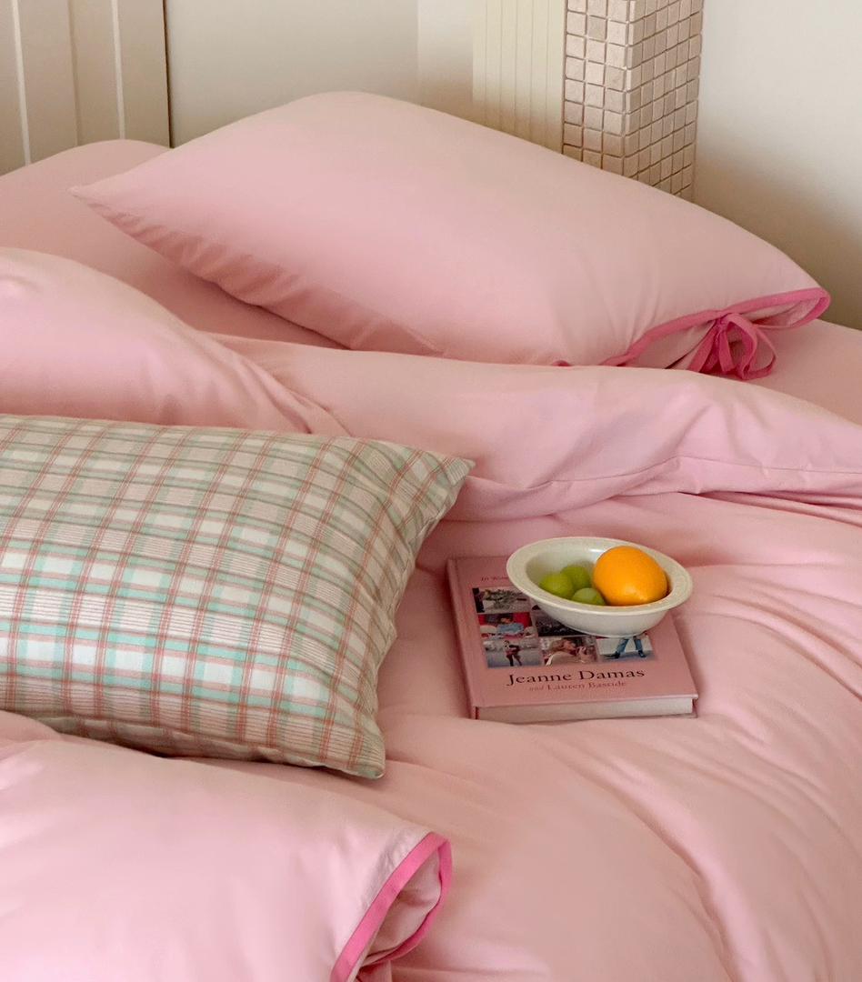 Blush and hot pink beddings set